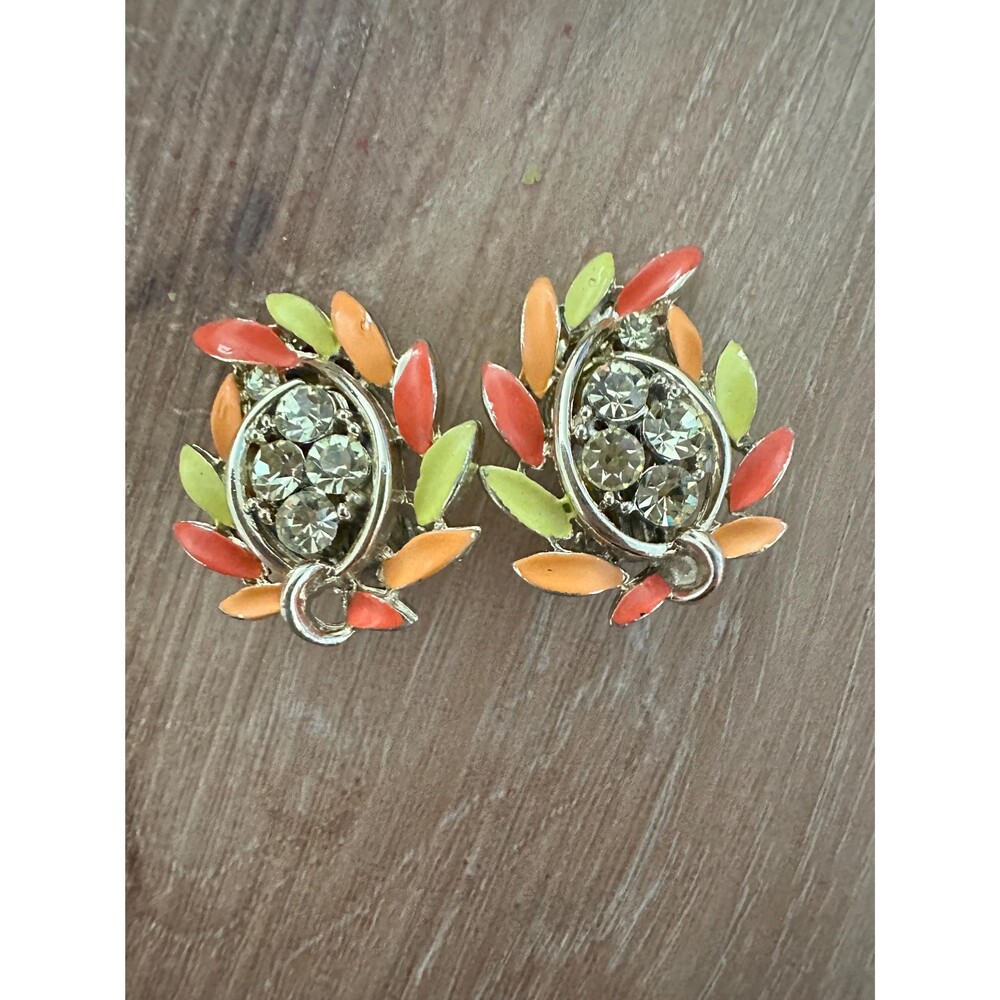 Lisner Enamel Leaf Clip On Earrings Signed